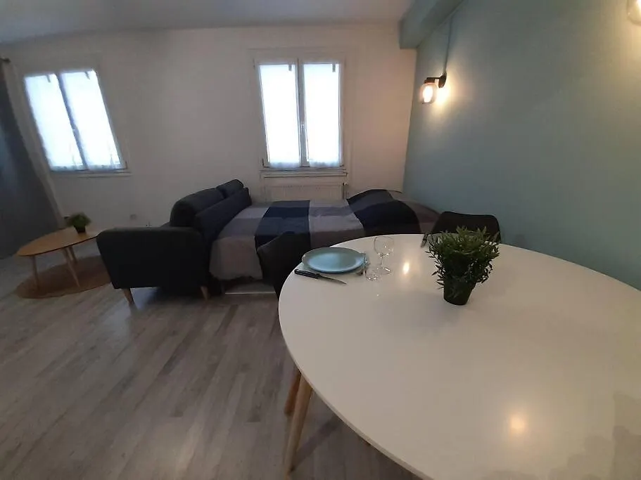 Apartment Ferienwohnung Beau T1 2 Personnes Bergson Saint-Etienne  Frankreich